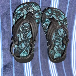 Reef Kids Black and Teal Sandals
